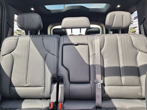 New 2026 Cadillac Vistiq Luxury image 24