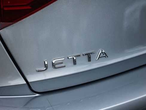 Used 2023 Volkswagen Jetta S image 10