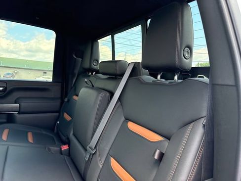 Used 2022 GMC Sierra 2500 AT4 w/ AT4 Preferred Package AWD/4WD image 10