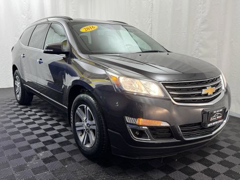Used 2016 Chevrolet Traverse LT image 11