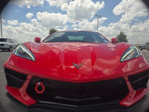 Used 2022 Chevrolet Corvette Stingray Preferred Conv w/ Z51 Performance Package RWD image 9