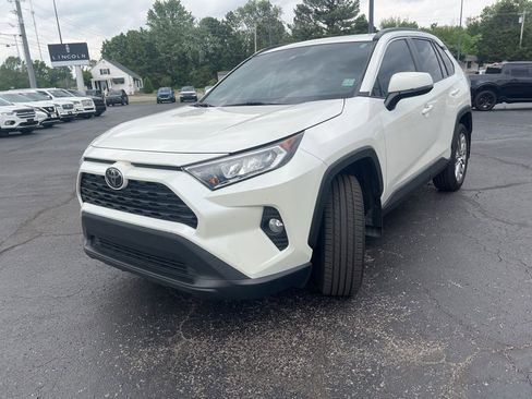 Used 2021 Toyota RAV4 XLE Premium AWD/4WD image 7