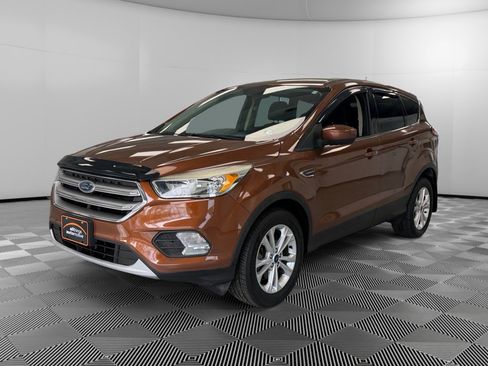 Used 2017 Ford Escape SE image 4