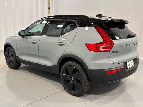 New 2026 Volvo XC40 B5 Ultra w/ Protection Package Premier image 9