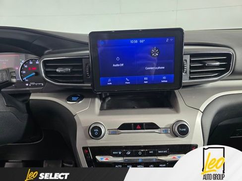 Used 2023 Ford Explorer XLT w/ Equipment Group 202A AWD/4WD image 14