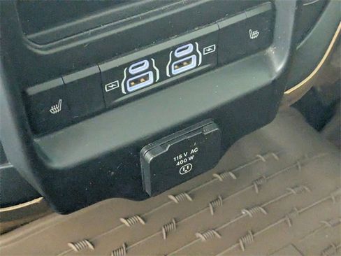 Used 2023 RAM 2500 Limited image 28