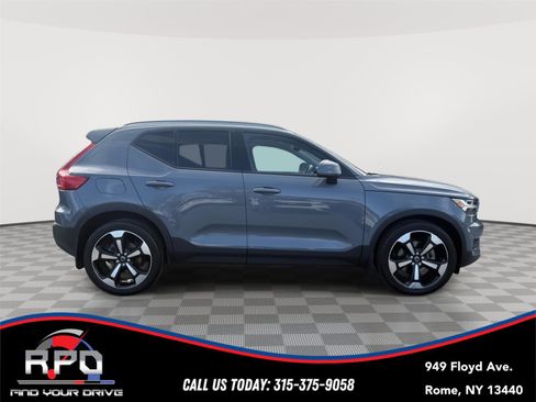 Used 2020 Volvo XC40 T5 Momentum AWD/4WD image 6