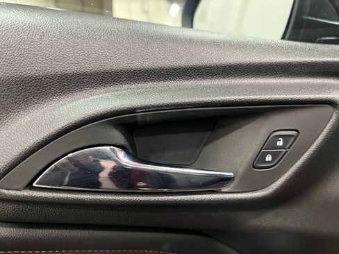 Used 2025 Chevrolet Trax RS w/ Sunroof Package image 14