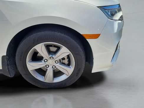 Used 2018 Honda Odyssey EX image 11