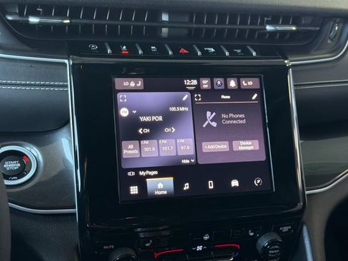 Used 2023 Jeep Grand Cherokee L Laredo RWD image 19
