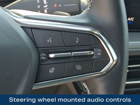 Used 2025 Chevrolet Traverse LT AWD/4WD image 8