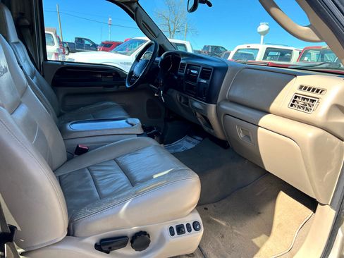 Used 2005 Ford Excursion Limited image 17