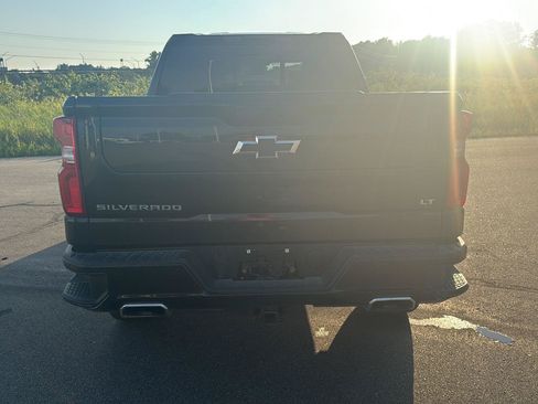 Used 2024 Chevrolet Silverado 1500 LT Trail Boss w/ Convenience Package II AWD/4WD image 4