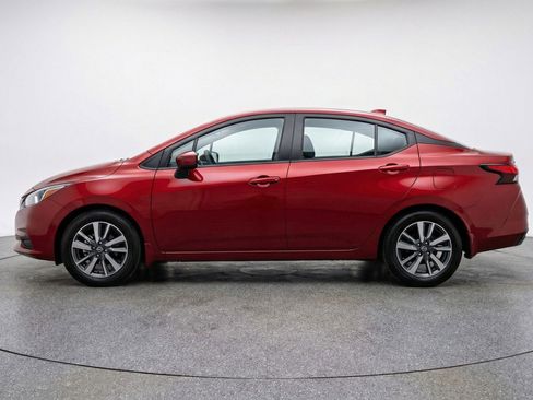 Used 2025 Nissan Versa SV image 5
