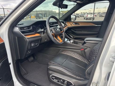 Used 2024 Jeep Grand Cherokee L Summit AWD/4WD image 13