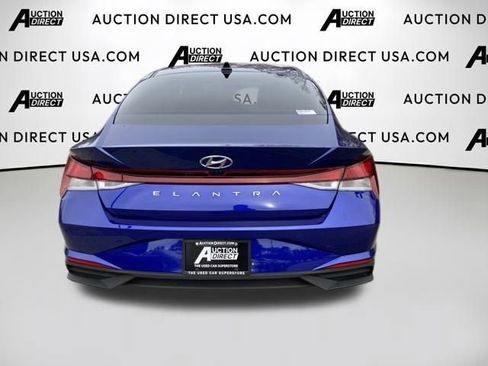 Used 2023 Hyundai Elantra SEL w/ Cargo Package image 5