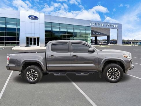 Used 2021 Toyota Tacoma TRD Sport image 5