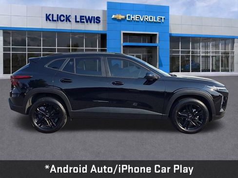 Used 2025 Chevrolet Trax ACTIV w/ Sunroof Package FWD image 9
