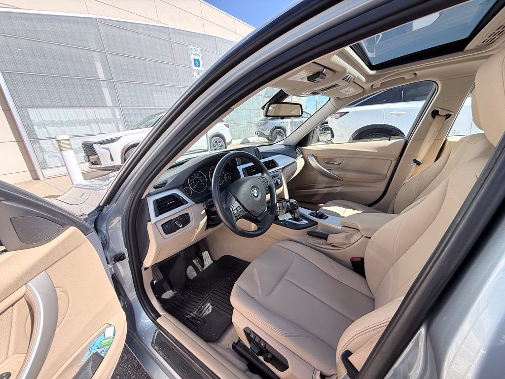 Used 2014 BMW 320i xDrive Sedan AWD/4WD image 9