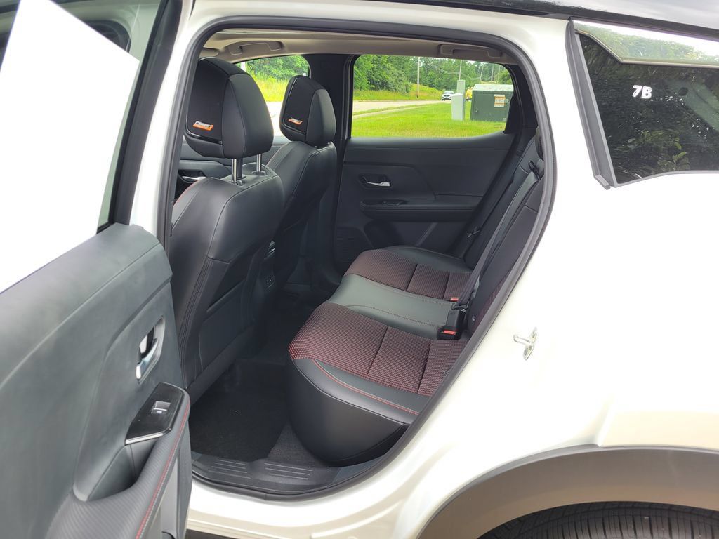 New 2027 Nissan Kicks SV AWD/4WD image 12