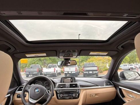 Used 2017 BMW 330i Sedan RWD image 4