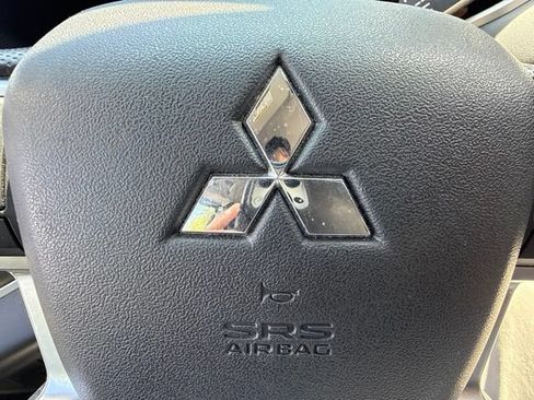 Used 2023 Mitsubishi Outlander ES AWD/4WD image 20