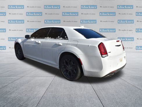 Used 2022 Chrysler 300 Touring L image 8