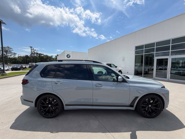 Used 2026 BMW X7 xDrive40i w/ M Sport Package AWD/4WD image 5
