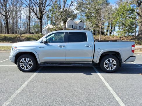 Used 2019 Toyota Tundra Platinum image 8