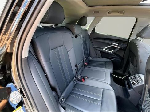Used 2025 Audi Q5 Premium w/ Convenience Package AWD/4WD image 29
