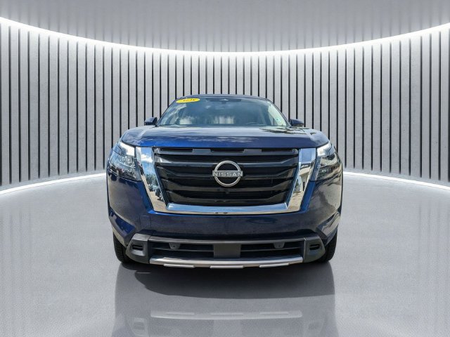 Used 2025 Nissan Pathfinder SL FWD image 9