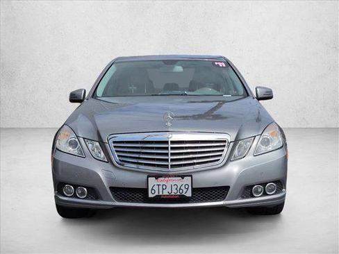 Used 2011 Mercedes-Benz E 350 Sedan image 2