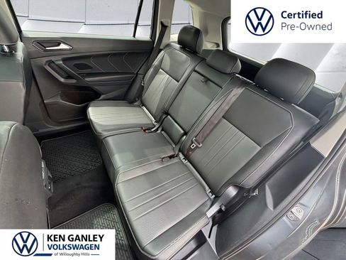 Used 2022 Volkswagen Tiguan SE w/ Panoramic Sunroof Package AWD/4WD image 19
