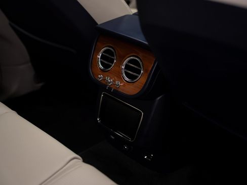 Used 2024 Bentley Bentayga AWD/4WD image 70