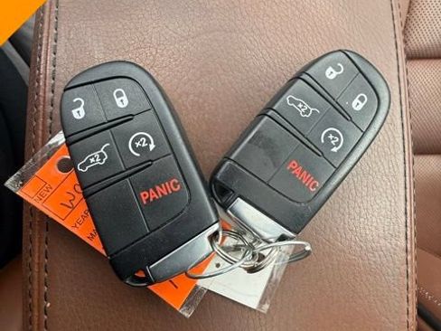 Used 2018 Jeep Grand Cherokee Summit w/ Platinum Series Group AWD/4WD image 35