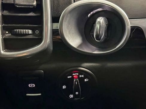 Used 2018 Porsche Cayenne GTS w/ Premium Package Plus AWD/4WD image 26