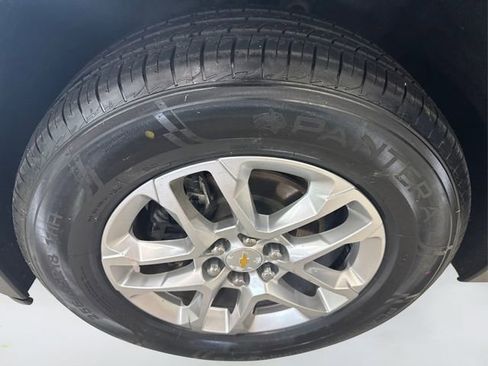 Used 2022 Chevrolet Traverse LS image 17