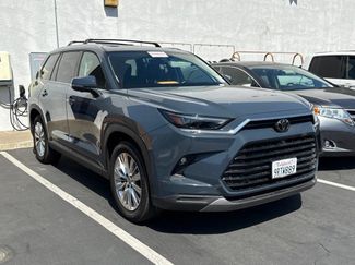 Used 2025 Toyota Grand Highlander AWD video 1