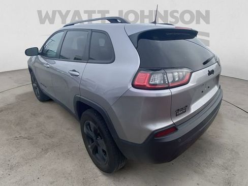 Used 2019 Jeep Cherokee Latitude Plus AWD/4WD image 7