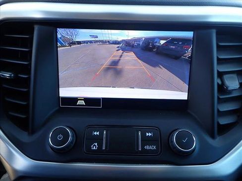 Used 2023 GMC Acadia SLT image 18