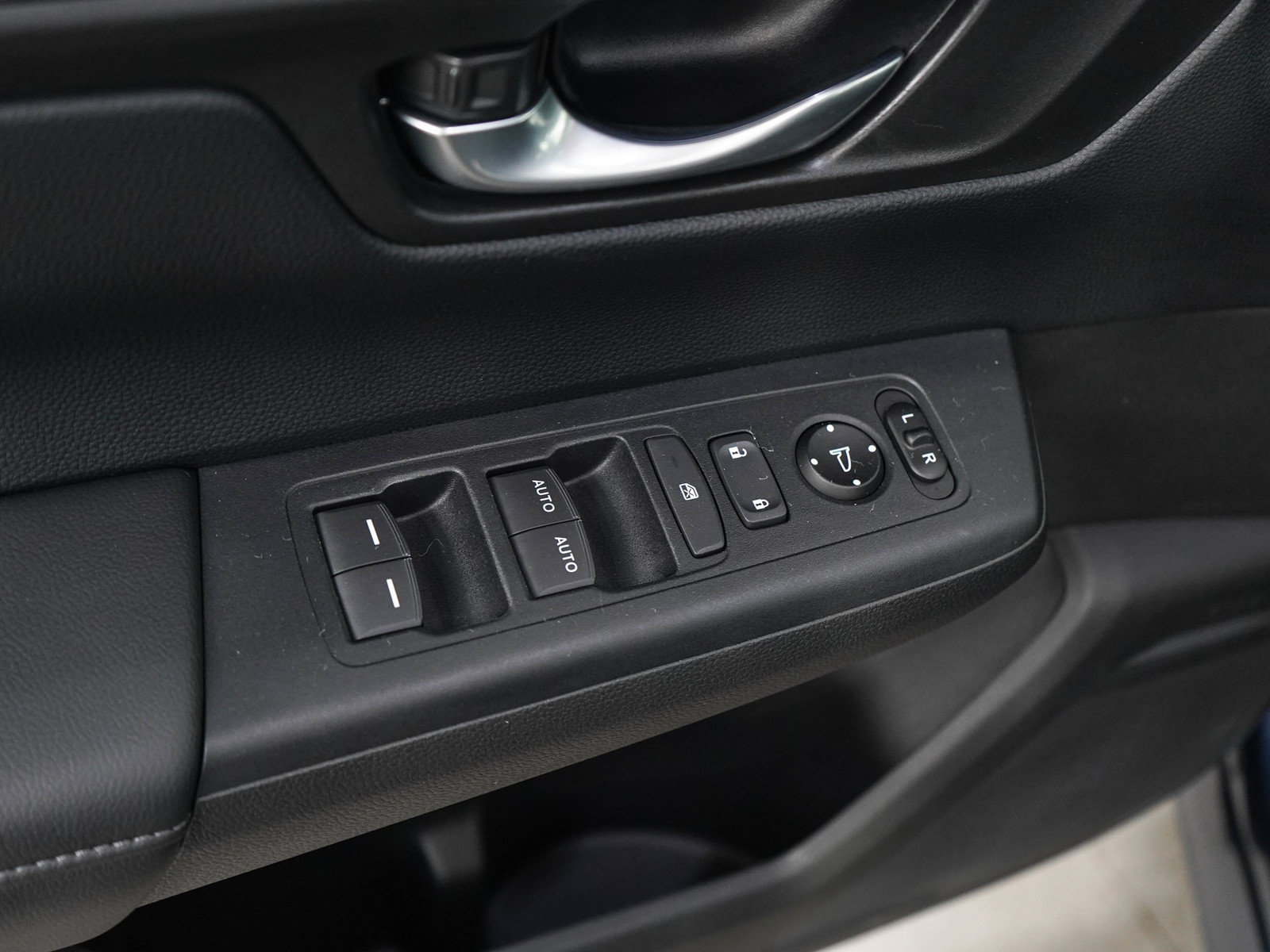 Used 2024 Honda CR-V EX image 18