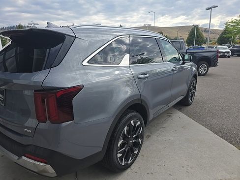 New 2025 Kia Sorento EX w/ Panoramic Sunroof Package image 6