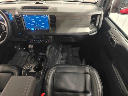Used 2026 Ford Bronco Badlands w/ Sasquatch Package AWD/4WD image 25
