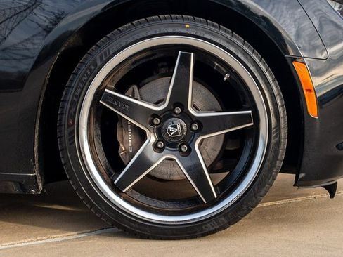 Used 2020 Chevrolet Camaro LT w/ Technology Package image 6