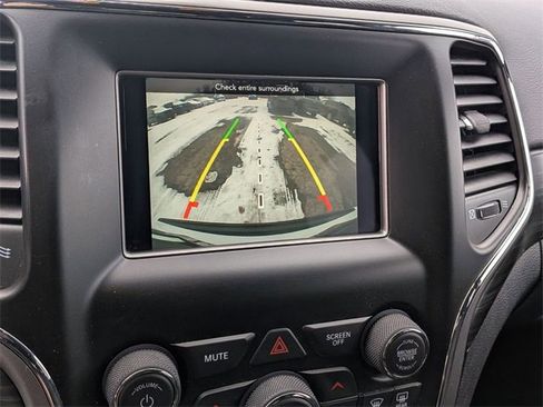 Certified 2020 Jeep Grand Cherokee Laredo w/ Security & Convenience Group image 21