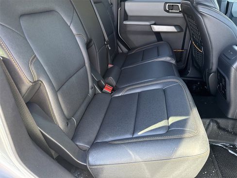 Used 2023 Ford Bronco Badlands image 15