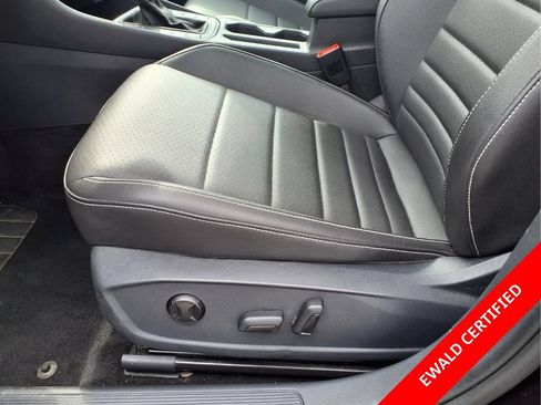Used 2024 Volkswagen Jetta SE FWD image 25