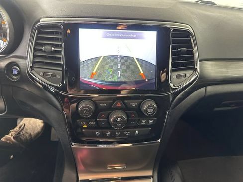 Used 2021 Jeep Grand Cherokee Laredo X AWD/4WD image 25
