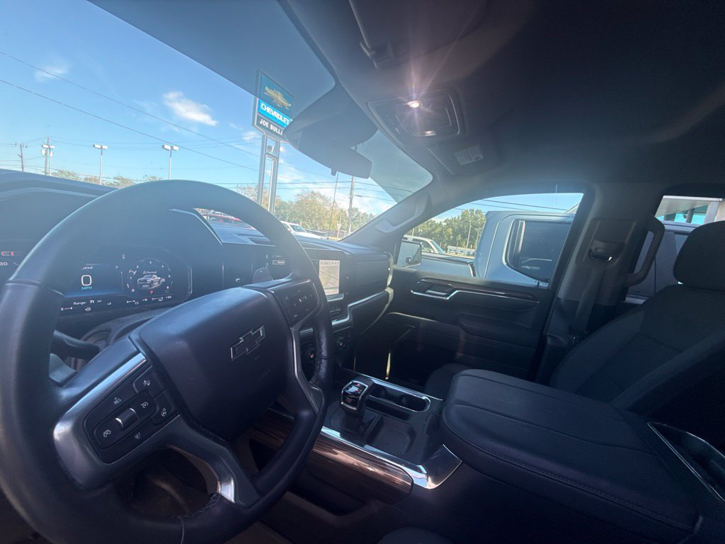 Used 2025 Chevrolet Silverado 1500 LT Trail Boss w/ Protection Package AWD/4WD image 8