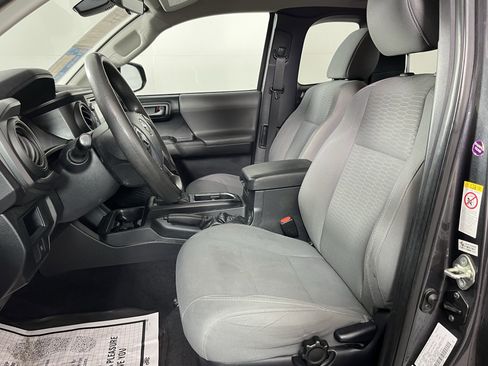 Used 2019 Toyota Tacoma SR image 10